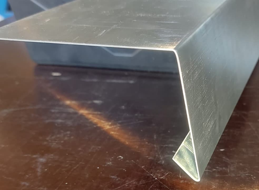 Dachrinnen-Einhang für Flachdach aus Rheinzink Titanzink 0,7 mm walzblank